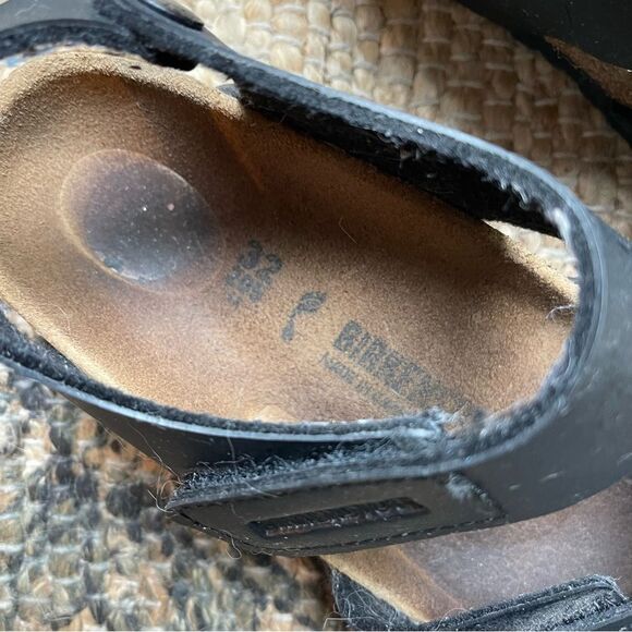Kids Birkenstock Black Sandals size 32- youth 1 - Picture 2 of 6